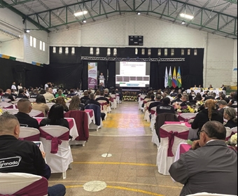 asamblea-general-de-delegados-coogranada_mesa-de-trabajo-1.jpg